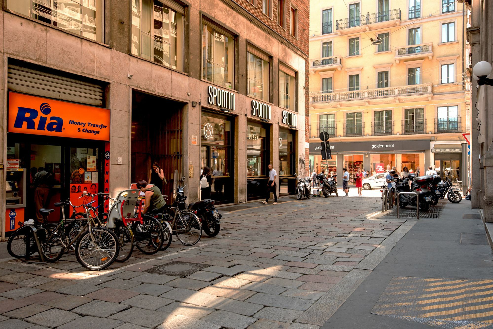 Sweet Inn Apartments - Dogana Milan Exterior photo
